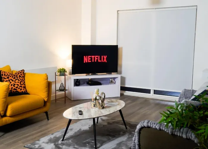Manchester City Centre Apt With Balcony & Free Parking - Including Free 1-Hour Early Check-In Or Late Check-Out For Bookings Until July, Justeat Voucher For 2-Night Stays Minimum!